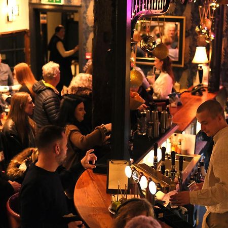 The Old Crown Coaching Inn Swindon Luaran gambar