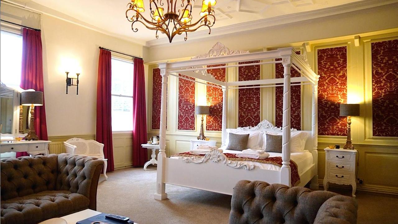 The Old Crown Coaching Inn Swindon Luaran gambar