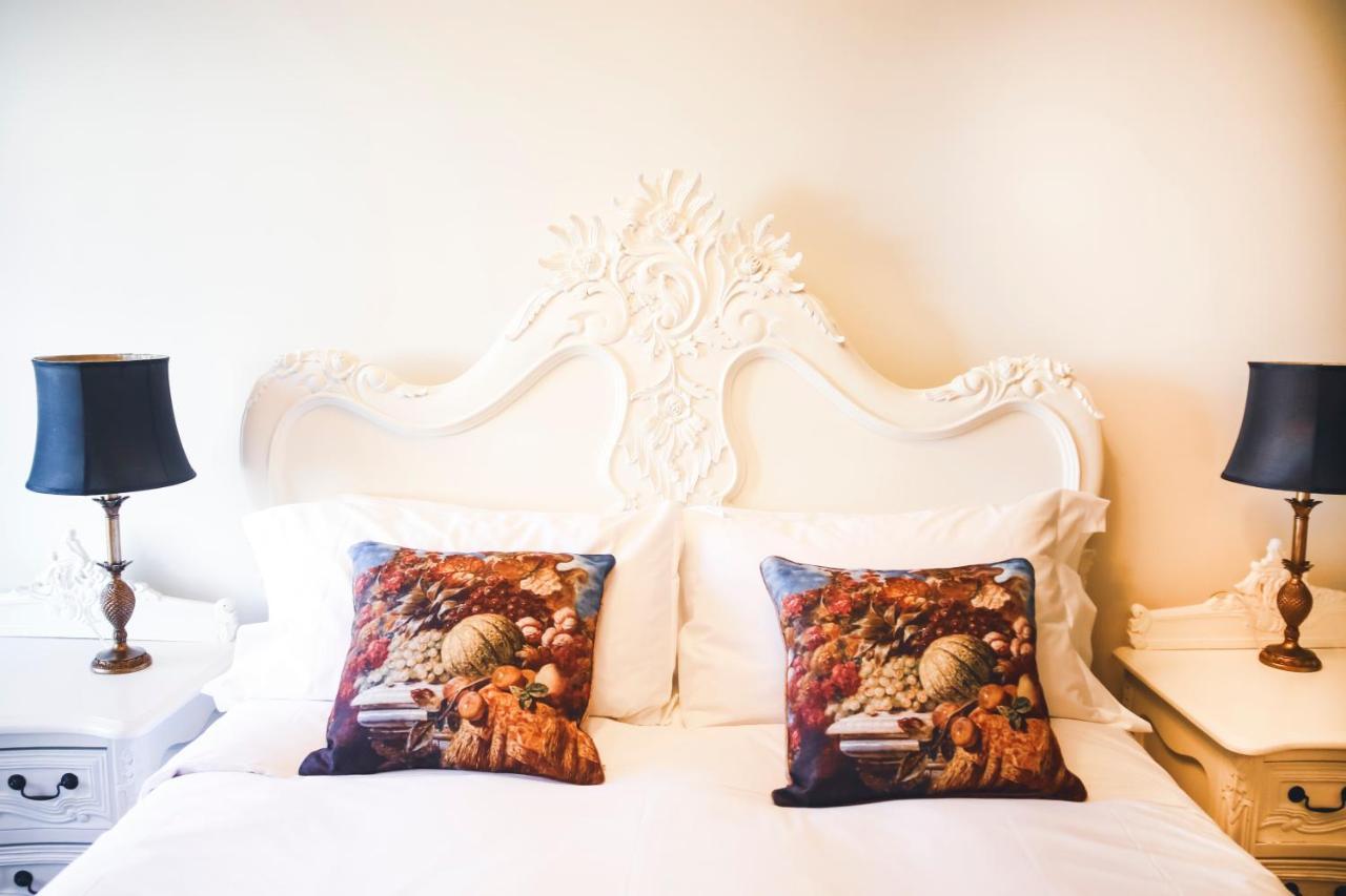 The Old Crown Coaching Inn Swindon Luaran gambar