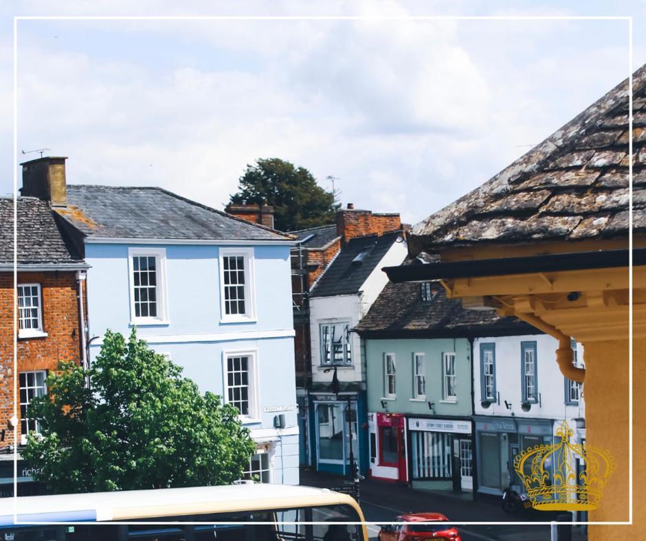 The Old Crown Coaching Inn Swindon Luaran gambar